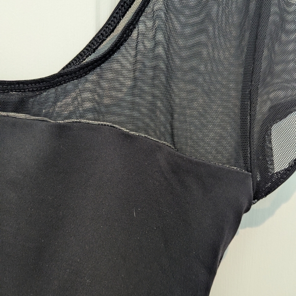 Motionwear Black Fitted Cap Sleeve Leotard - Picture 5 of 6